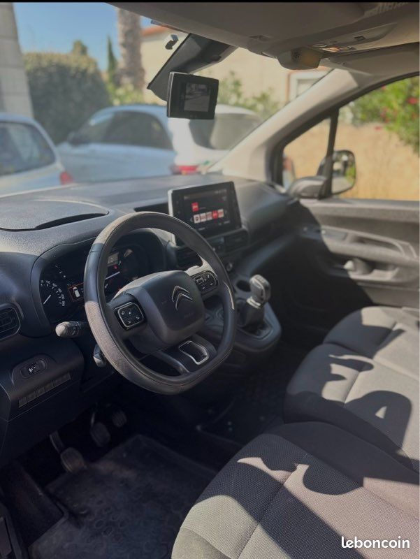 Berlingo 3 places 100cv (image 2)