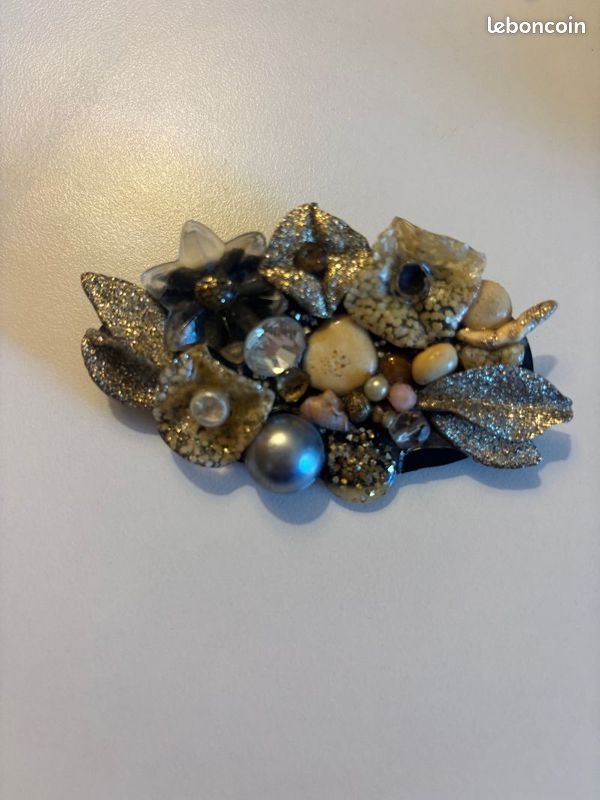 Broche (image 1)