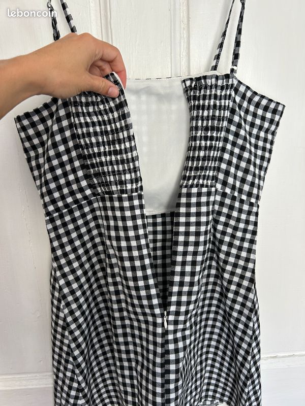 Robe à Carreaux Noire Et Blanche Boutonnée Devant - Taille S - Coton Fin Avec Poches - Neuf Sans étiquettes