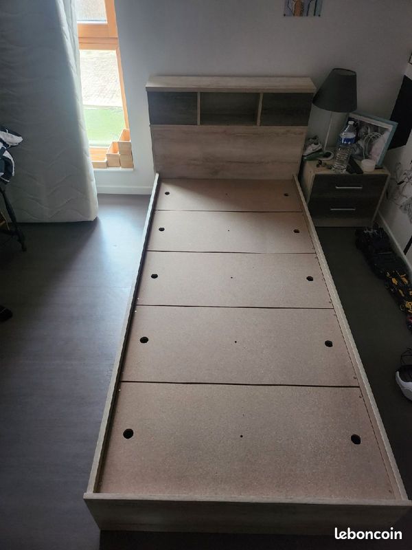 Lit 1 personne + table de chevet + bureau (image 2)