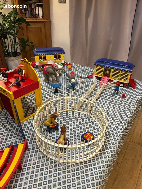 PLAYMOBIL Circo - Rideau Rouge Entrée Des Artistes Romani, Set 3720/4230, Usato - Foto 3