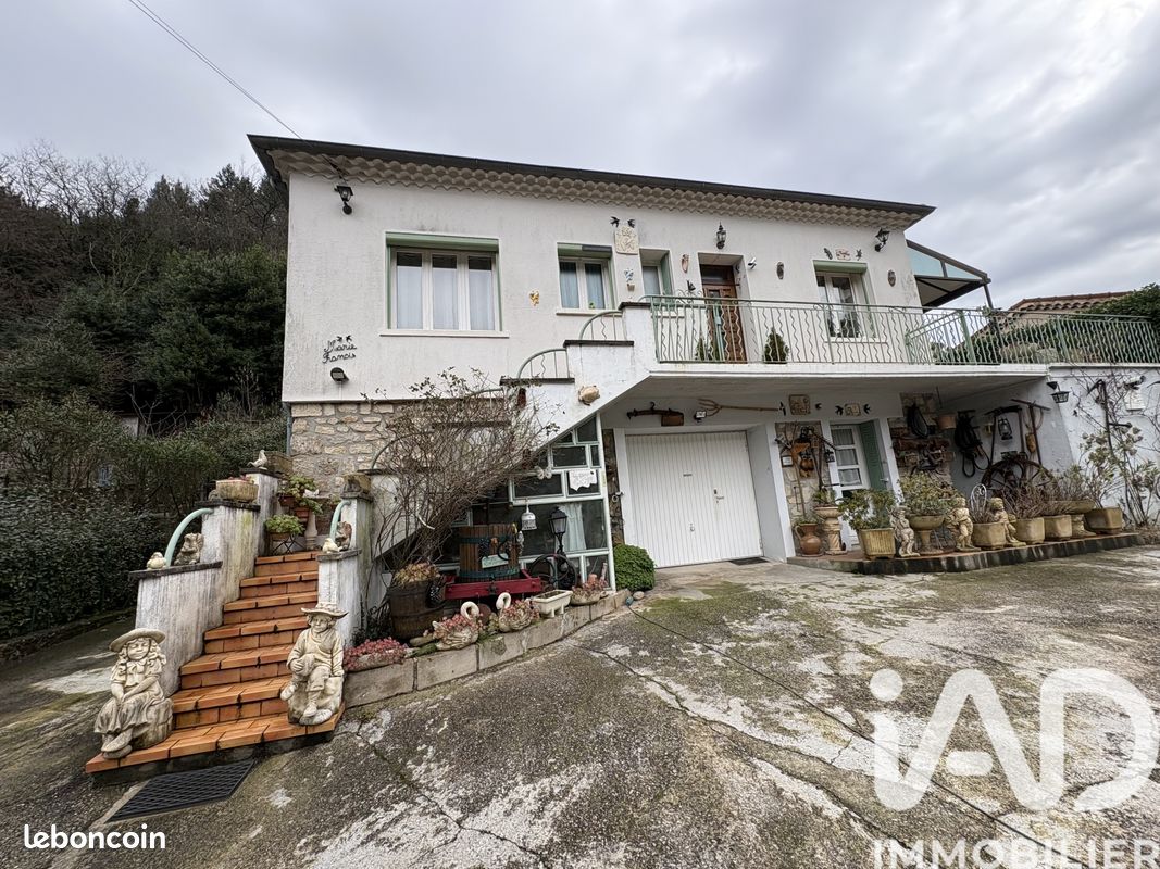 Maison 7 pièces 112 m² · à Vals-les-Bains · 112 m² · 240 000 €