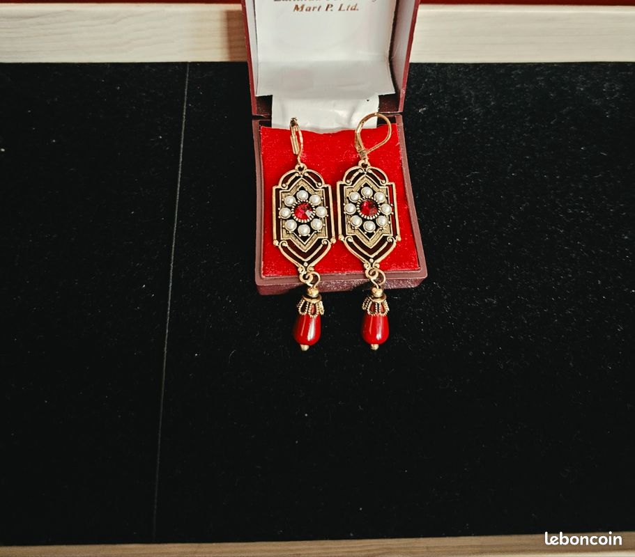 Magnifique boucles d'oreilles avec perles bordeaux et dorée (image 4)