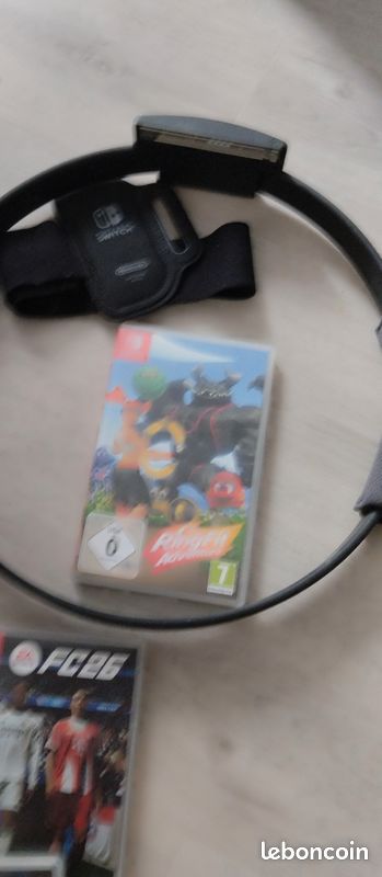 Switch complète + jeux + accessoires
Nintendo Switch complète + jeux + accessoires (image 4)