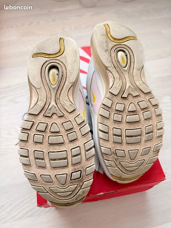 Une paire de basket Nike 97 taille 38 (image 4)