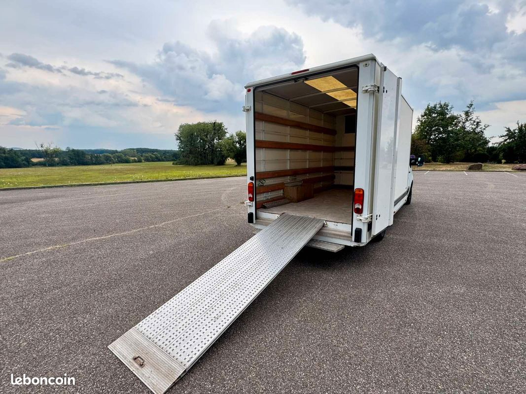 14.100HT RENAULT MASTER 2.3 Plancher Cabine Caisse Grand Volume Procar Grand Confort Clim Bluetooth Entretien à jour (image 5)