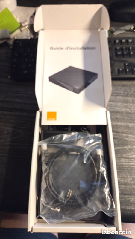 LOT LIVEBOX 4 orange , Decodeur TV UHD, Enregistreur TV UHD neuf EUR 40