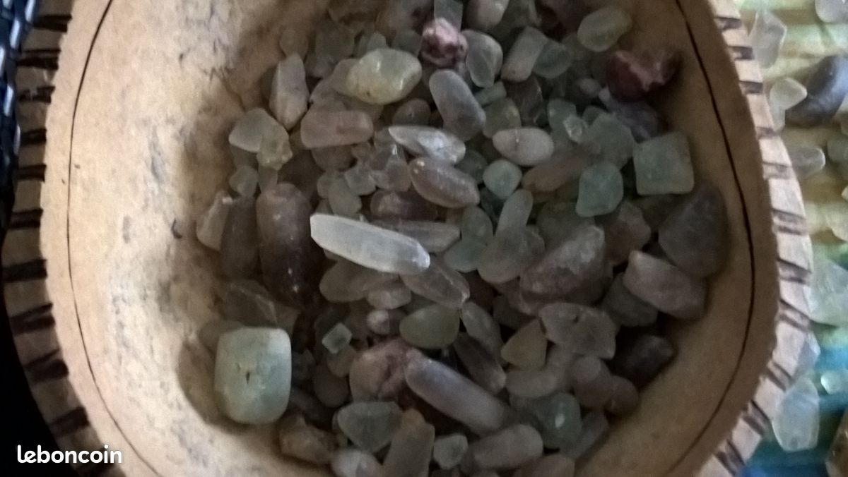 Lot de diverses pierres (image 3)
