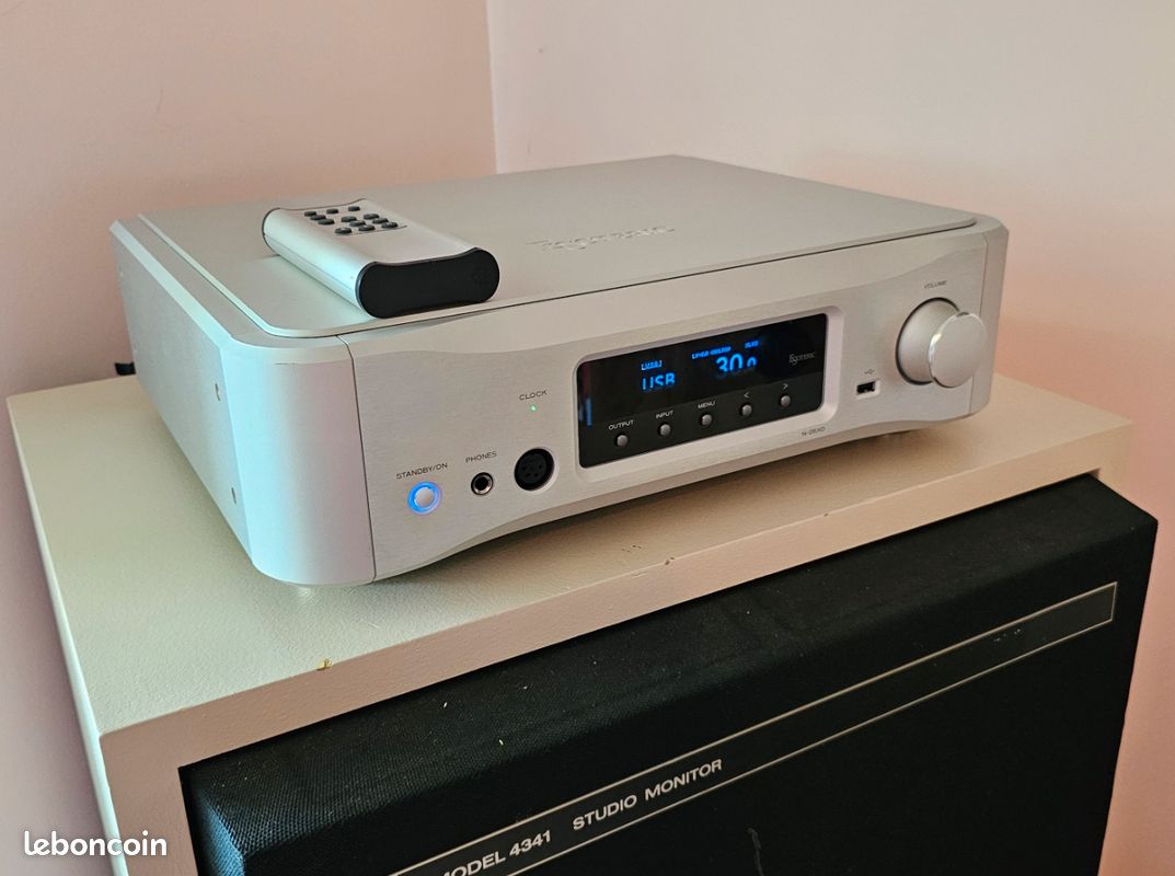 DAC/préamplificateur/lecteur réseau ESOTERIC N-05XD (image 2)