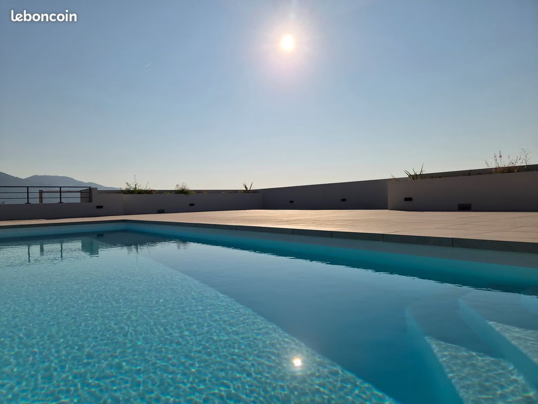 Appartement 3 pièces 59 m² · à Roquebrune-Cap-Martin · 58,8 m² · 2 350 €
