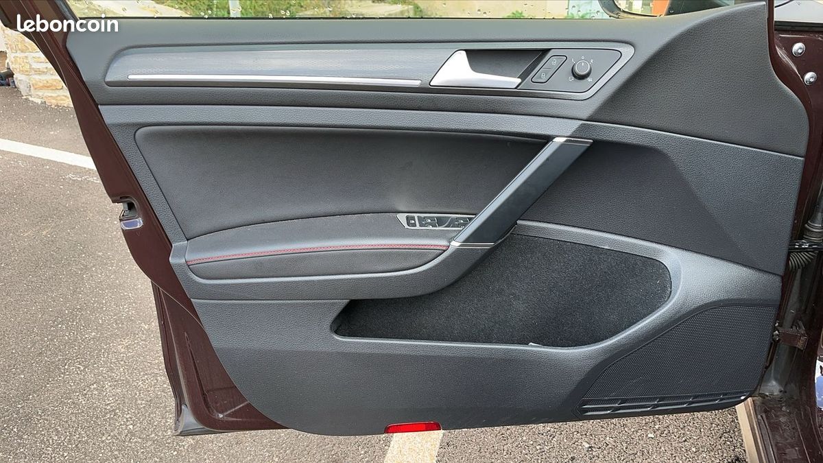 Volkswagen Golf GTI VII 2.0 TSI 245 DSG7 Performance (image 7)