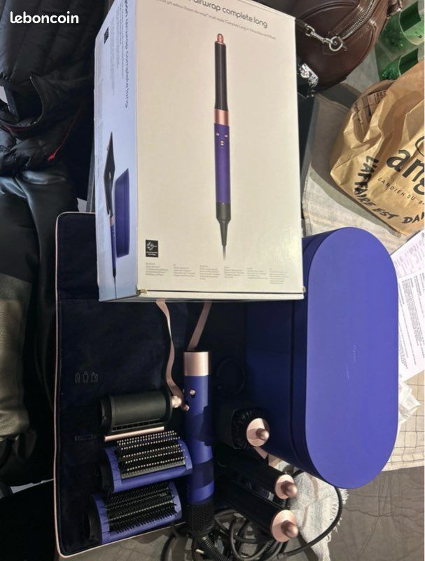 Dyson airwrap (image 1)