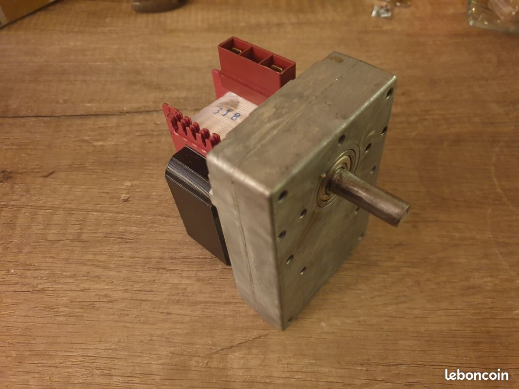 MOTORÉDUCTEUR IPC GMF220D801 POÊLE À GRANULÉS 2,0/2,4 RPM 8,5MM 220