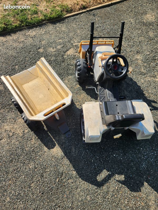 Tracteur à pédale (image 1)