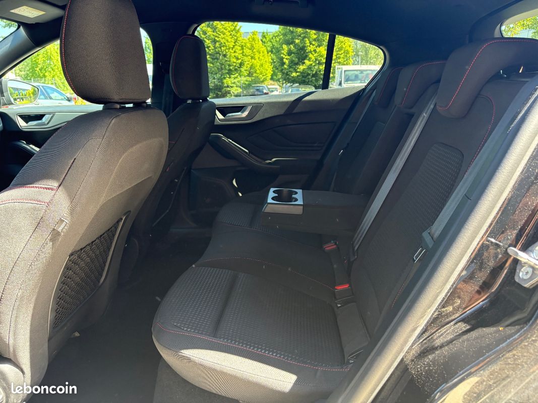 FORD FOCUS 1.0 Flexifuel 125 SS mHEV ST-Line Design / Park Assist / Caméras de recul / Sièges Chauffant / App (image 17)