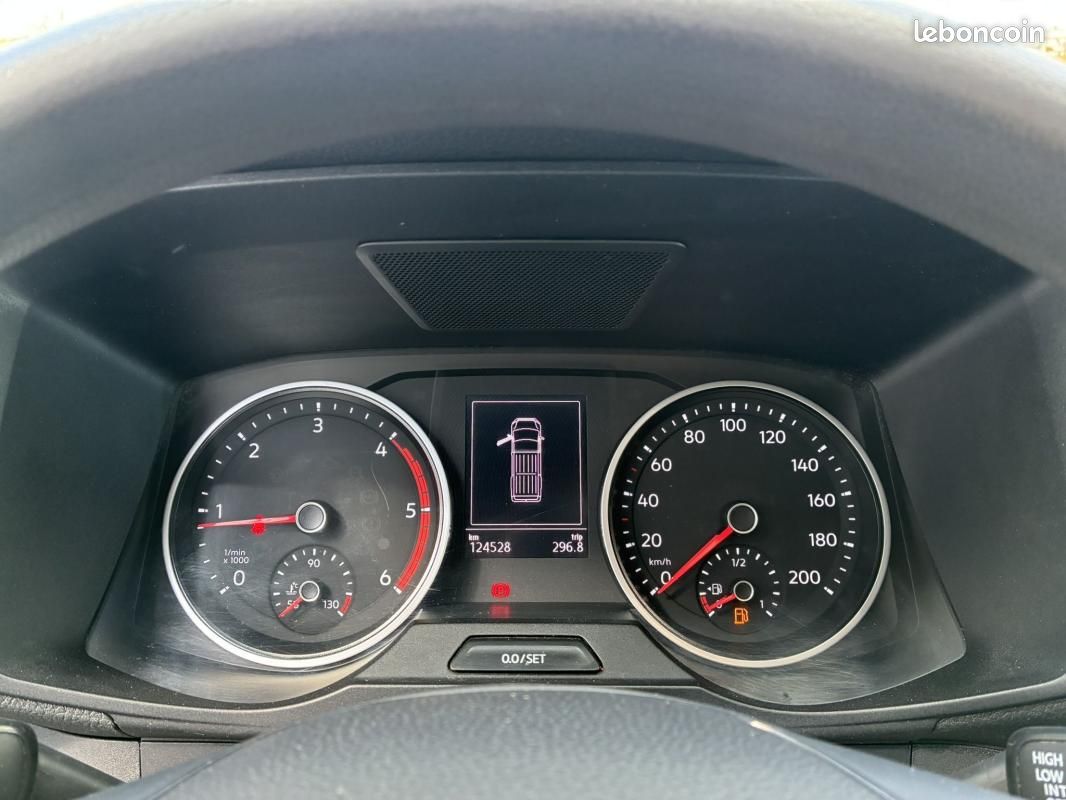 Volkswagen Crafter FOURGON 2.0 TDI 140 L3H3 BUSINESS LINE (image 23)