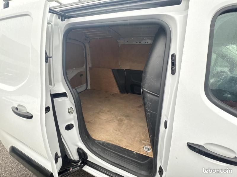 Citroen Berlingo Van M 650kg BlueHDi 100 Cabine Extenso 3 places Pack Driver Connect / GALLERIE / 12 (image 8)