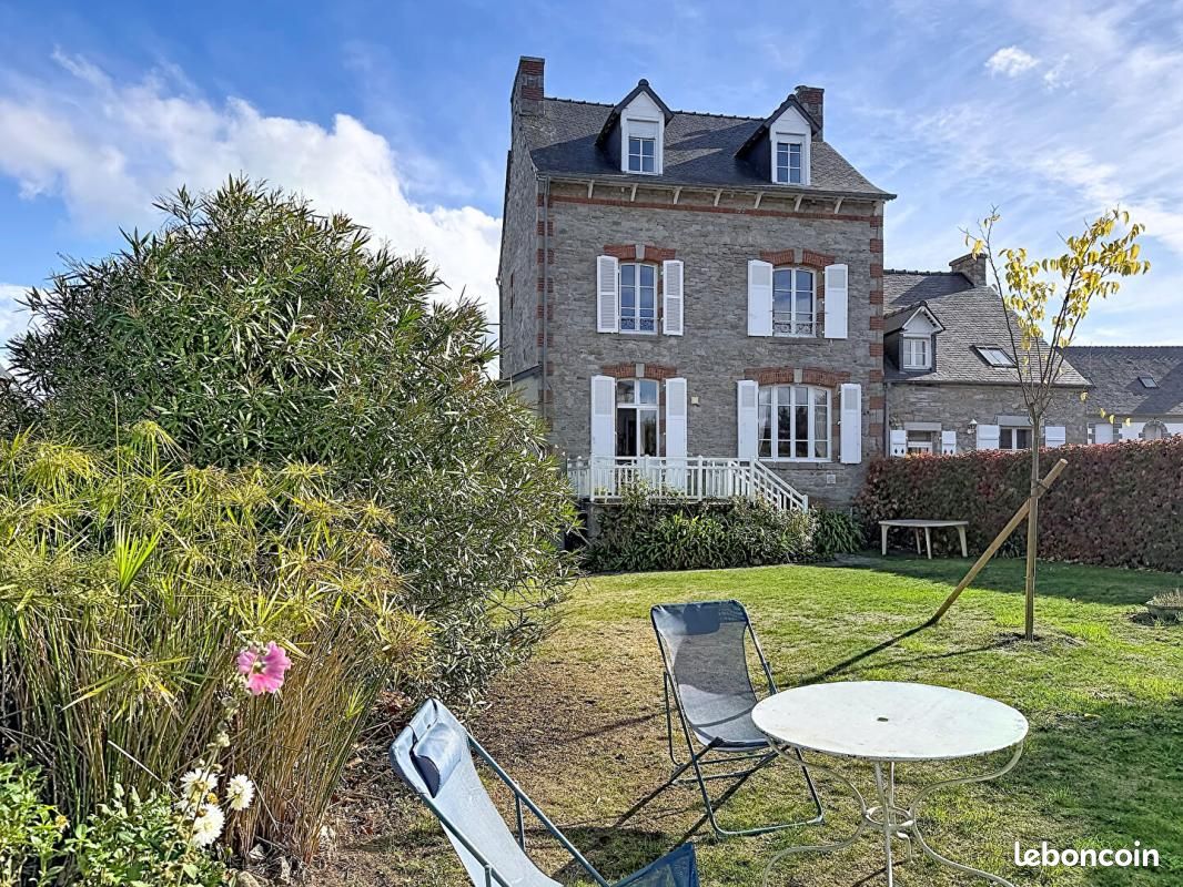 Maison 8 pièces 145 m² · à Saint-Cast-le-Guildo · 145 m² · 702 000 €