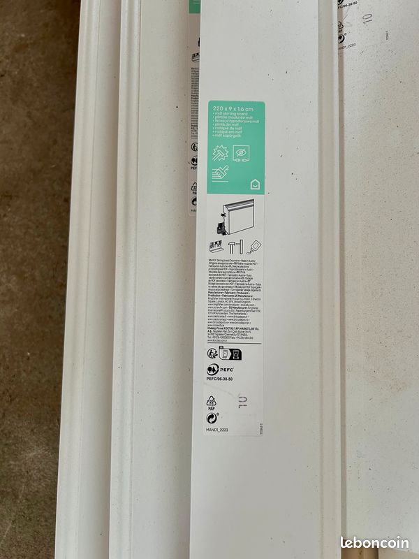 Plinthes blanches (image 2)