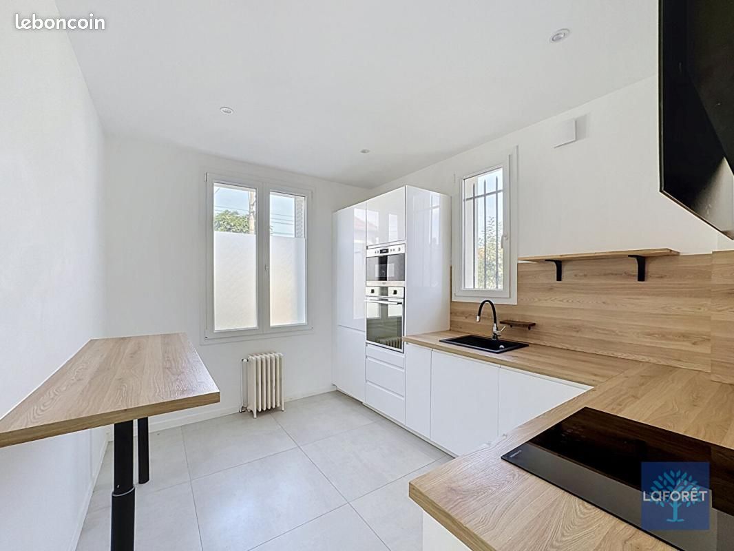 Maison 7 pièces 147 m² · à Viry-Châtillon · 147 m² · 2 050 €