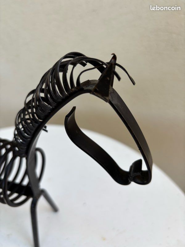 Cheval décoratif (image 1)