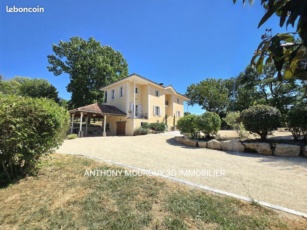 Maison 7 pièces 218 m² · à Meillonnas · 218 m² · 640 000 €