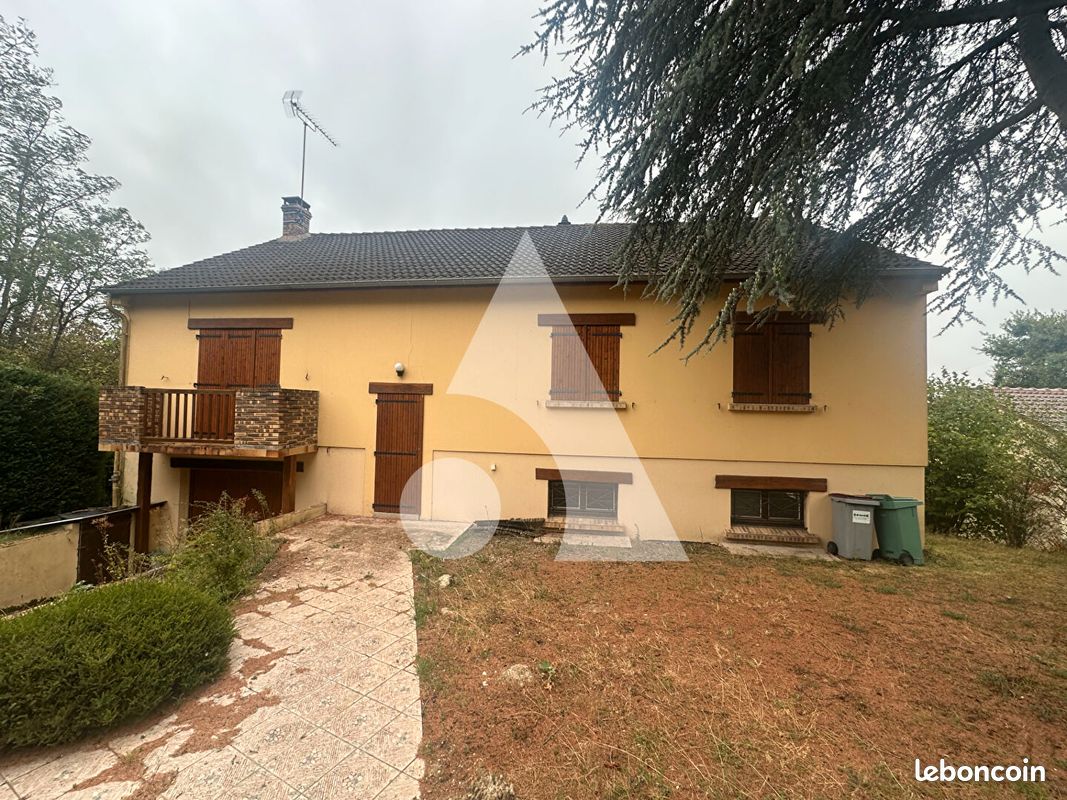 Maison 8 pièces 166 m² · à Chamarande · 166 m² · 315 000 €