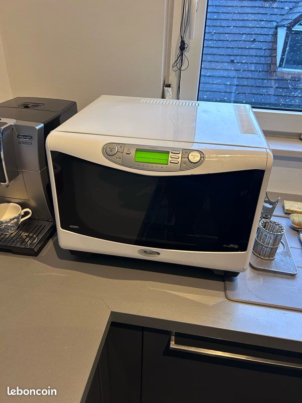 Micro ondes et gril Whirlpool MWD208 SIL (3211770