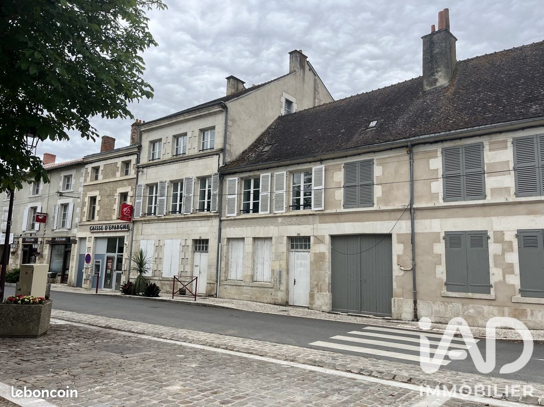 Immeuble 389 m² · à Saint-Savin · 389 m² · 513 000 €