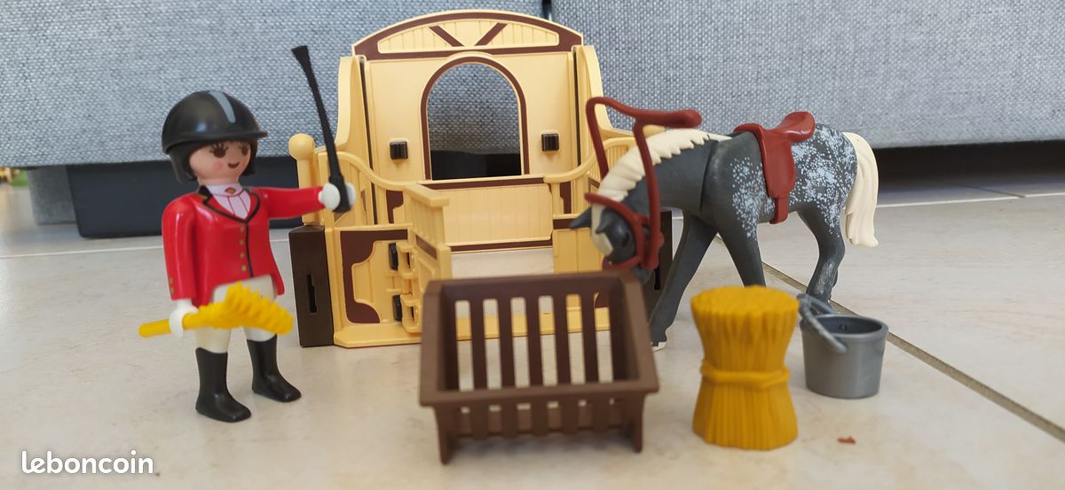 Playmobil Cheval box Trakehner et cavalière (5110) (image 2)