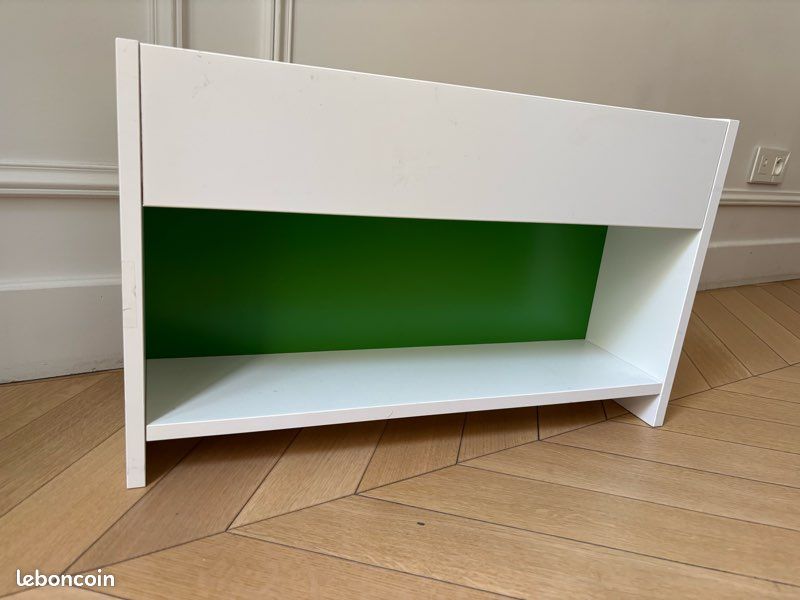 Meuble IKEA sur bureau (image 1)