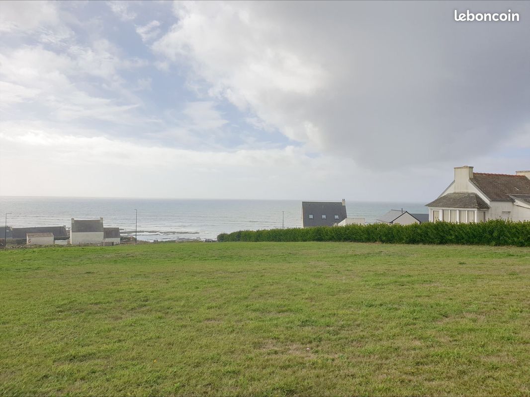 Terrain constructible vue mer · à Plozévet · 600 000 €