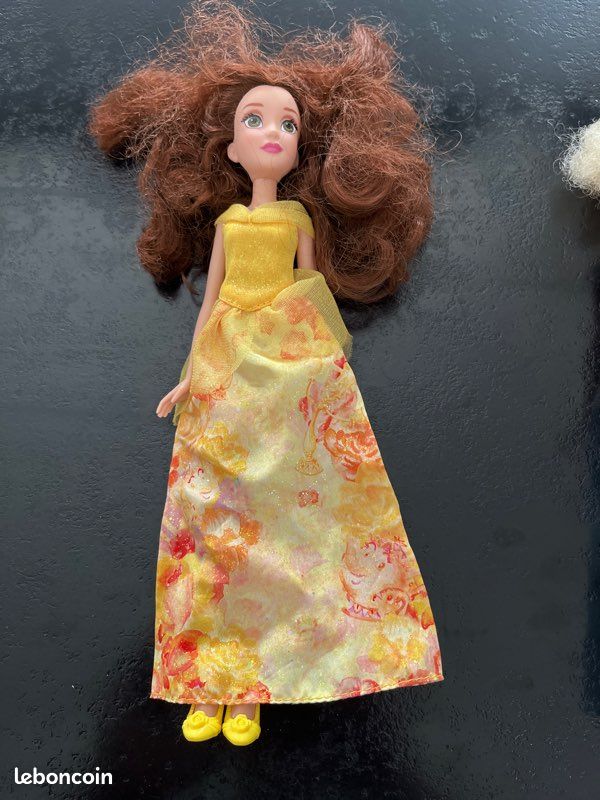Lot de 5 barbies princesse (image 3)