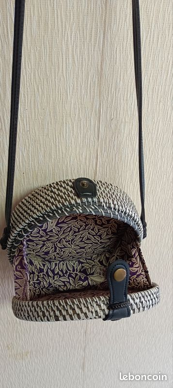 URGENT Lot vêtements femme. Jolie tee shirts élégant. Taille 50/52 à valider jusqu'au 25/6 uniquement (image 10)