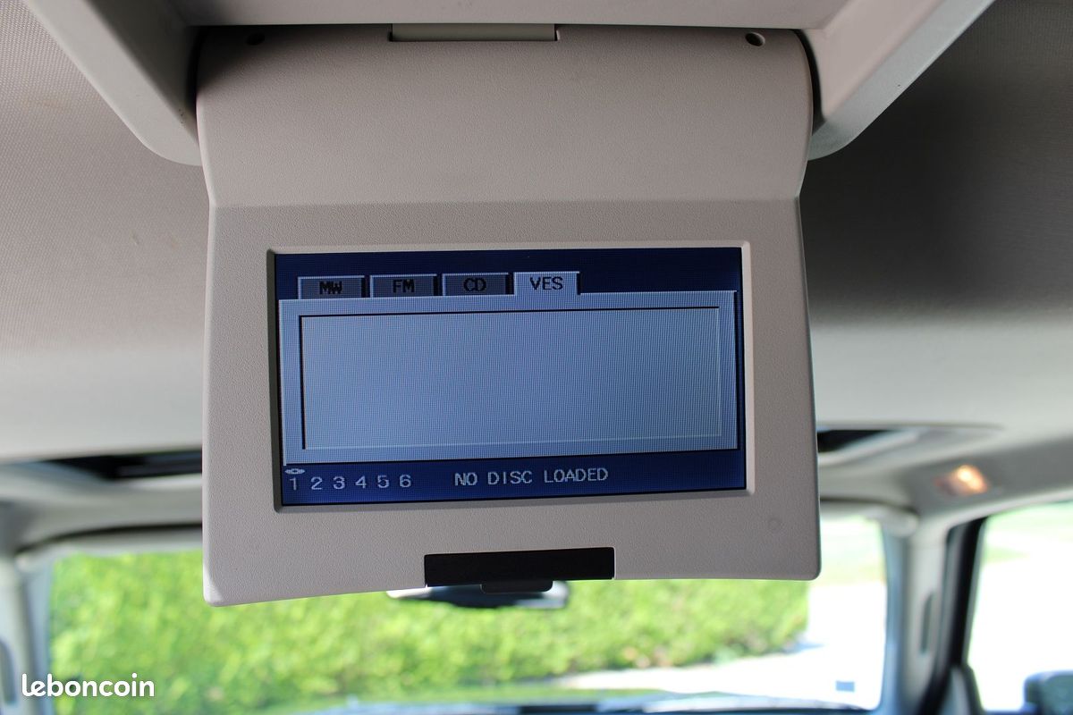 Jeep COMMANDER 3L V6 218 CV CRD "7 PLACES" OVERLAND "4X4" GPS RE CAMÉRA TOE ATTELAGE BOITE AUTO (image 13)