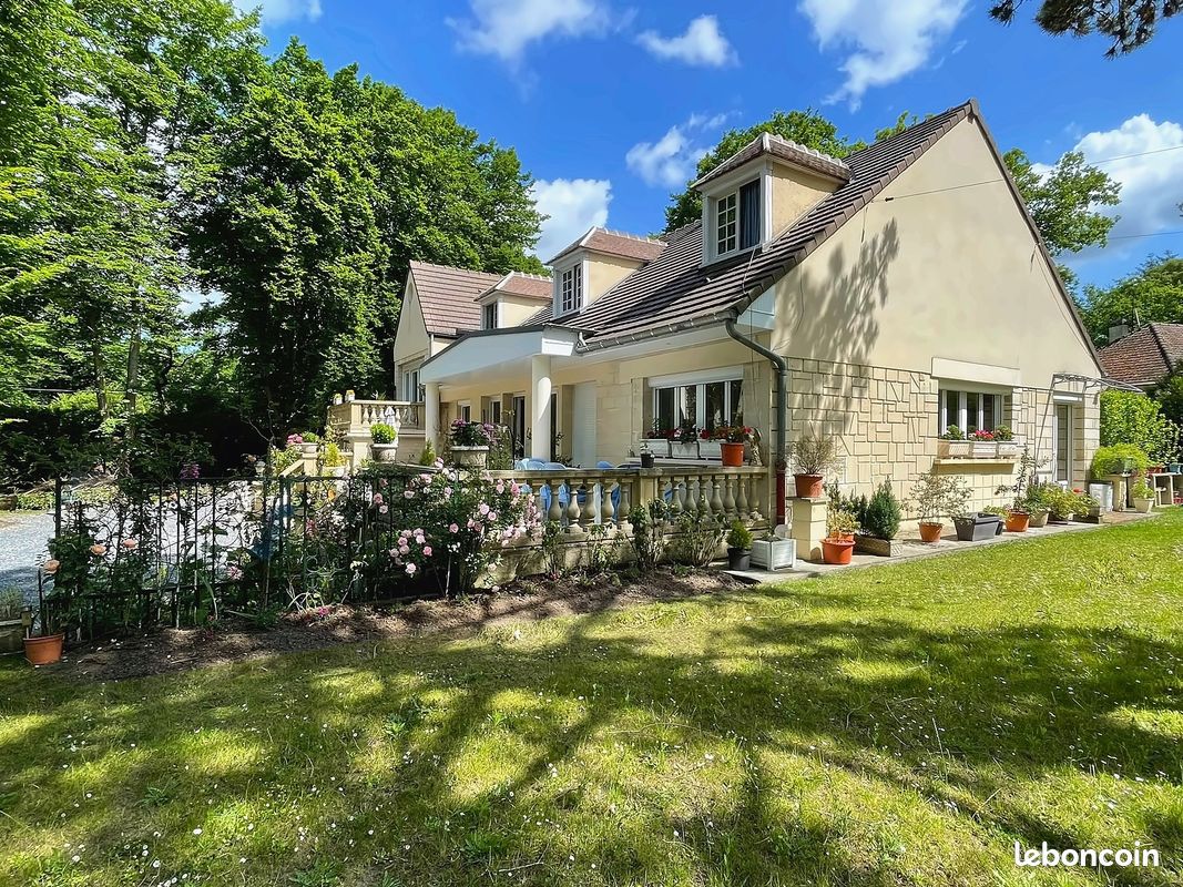 Maison 9 pièces 301 m² · à Lamorlaye · 301 m² · 920 000 €