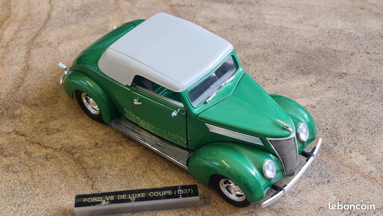 🌟 FORD V8 DE LUXE COUPÉ (1937) – 1/18 – ROADLEGENDS – Vert