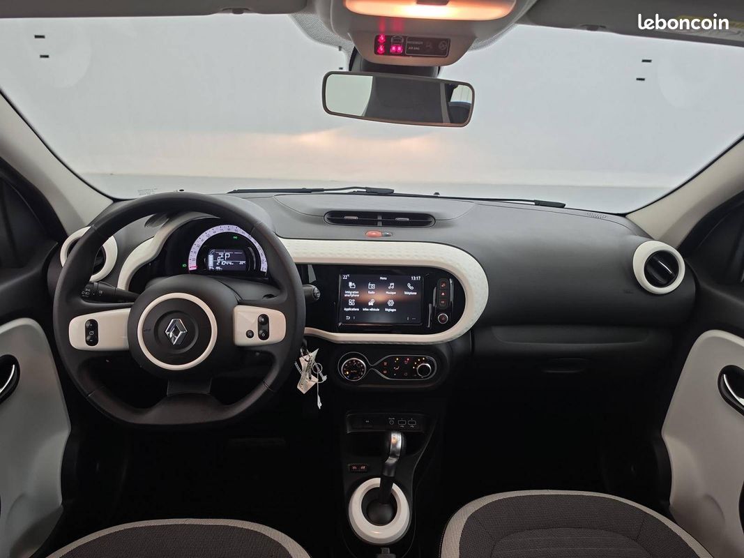 RENAULT Twingo III E-Tech Equilibre (image 27)