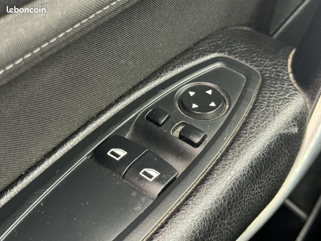 BMW Serie 2 Coupé 218d 143 ch Sport A (image 12)