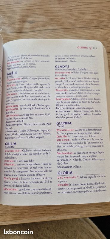 Livre le petit Larousse des prénoms (image 3)