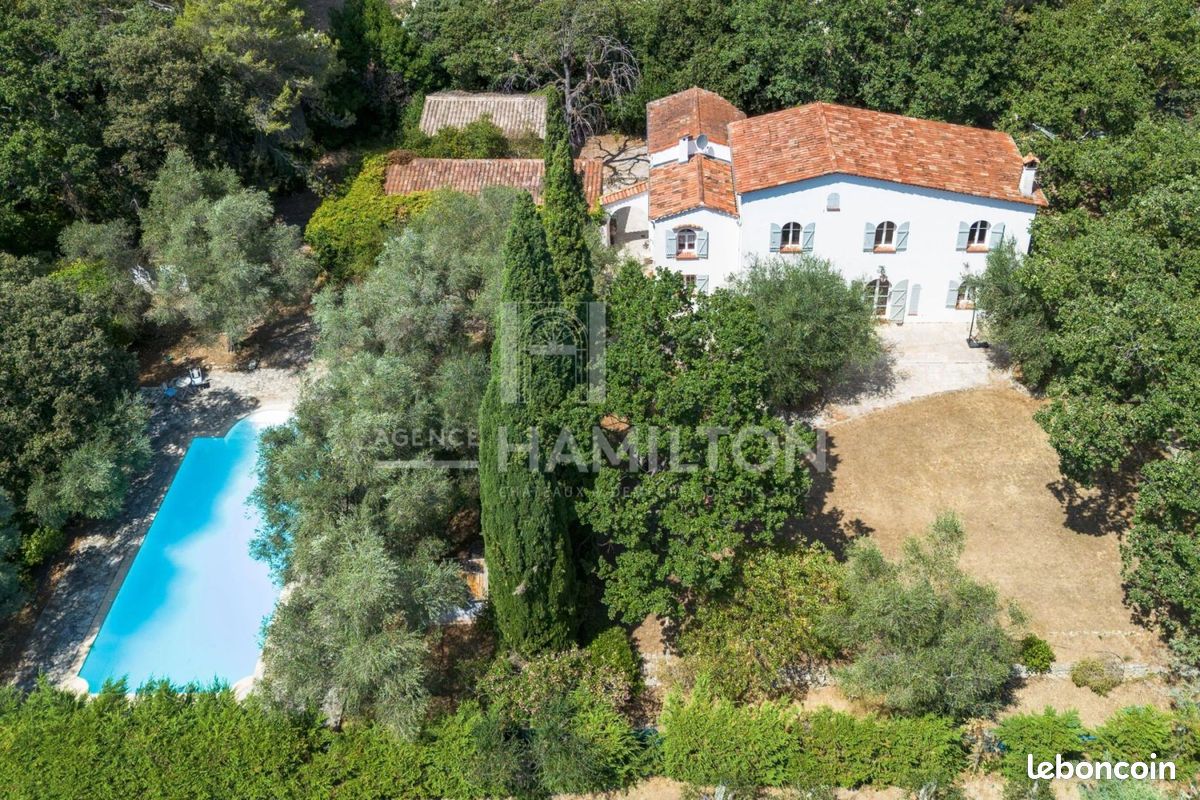 Maison 7 pièces 195 m² · à Grasse · 195 m² · 1 200 000 €