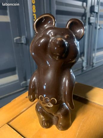 Statuette Des Jeux Olympiques Olympiques 1980 D'ours à Moscou Image