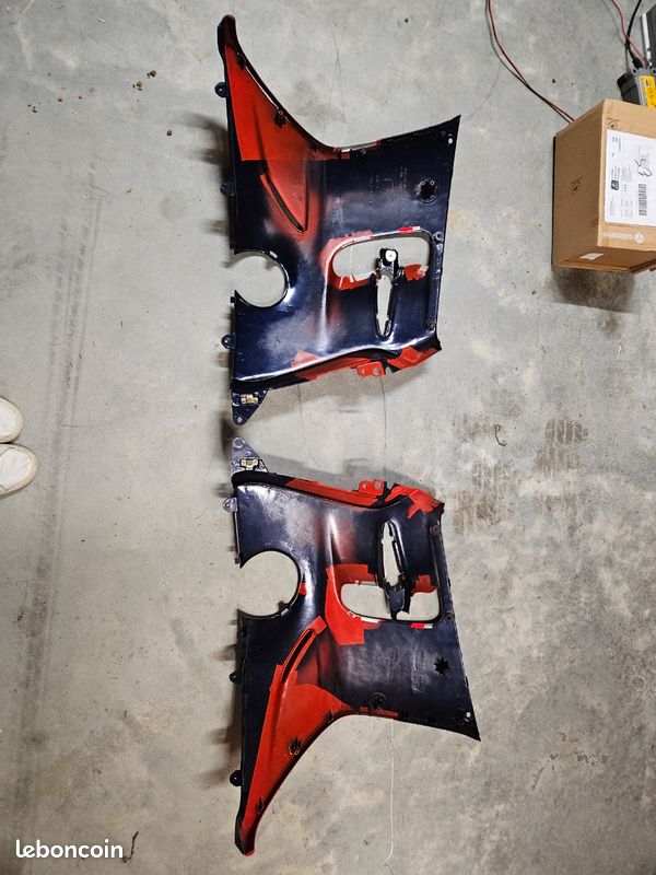 Flanc De Carénage (coque) Pour Honda CBR 1000 F - Pièce D'occasion En état De Fonctionnement