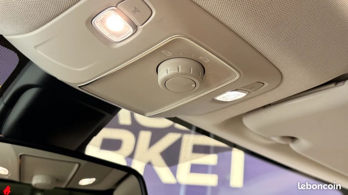 Renault Espace 2.0 dCi 200ch Initiale Paris - 7 places - Toit ouvrant - Sièges chauffants ventilés massants - Apple CarPlay - Régulateur adaptatif - Caméra de recul (image 32)