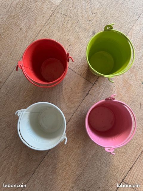 PATIKIL 2x2 Petit Métal Seau, 6 Colis Coloré Seaux Mignon Bonbon Tiny Décoratif Seaux avec Poignées pour Artisanat Fête Faveurs, Noir PATIKIL 2x2 Petit Métal Seau, 6 Colis Coloré Seaux Mignon Bonbon Tiny Décoratif Seaux avec Poignées pour Artisanat Fête Faveurs, Noir
