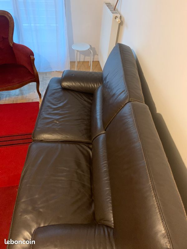 Canapé noir en cuir (image 5)