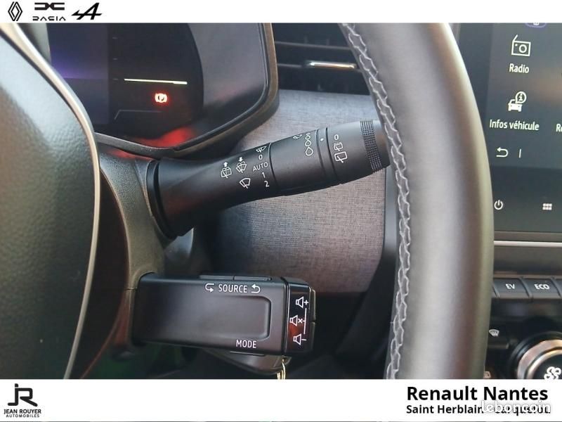Renault Clio 1.6 E-Tech 145ch full hybrid Evolution (image 16)