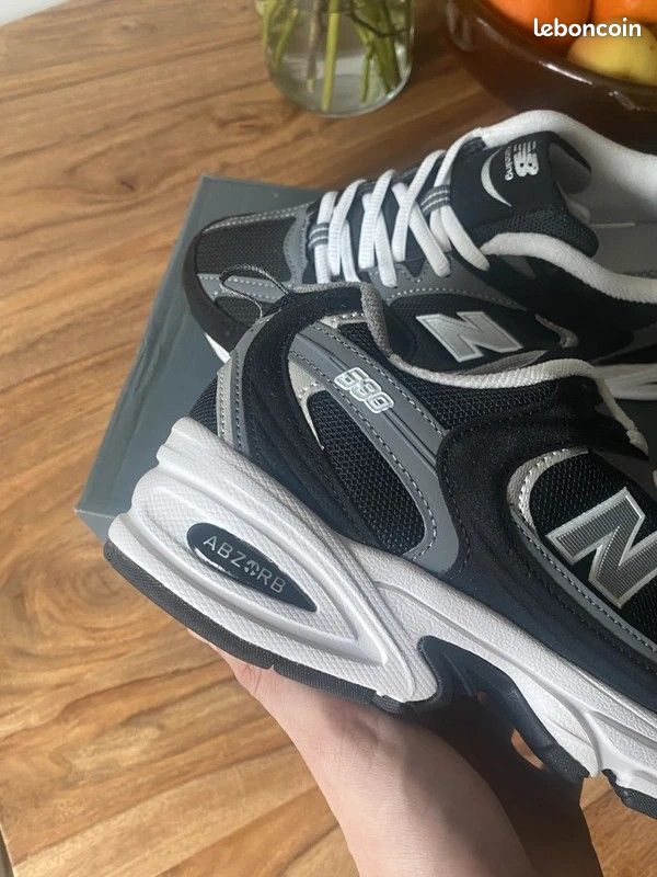 Chaussure NewBalance Noir neuve (image 2)