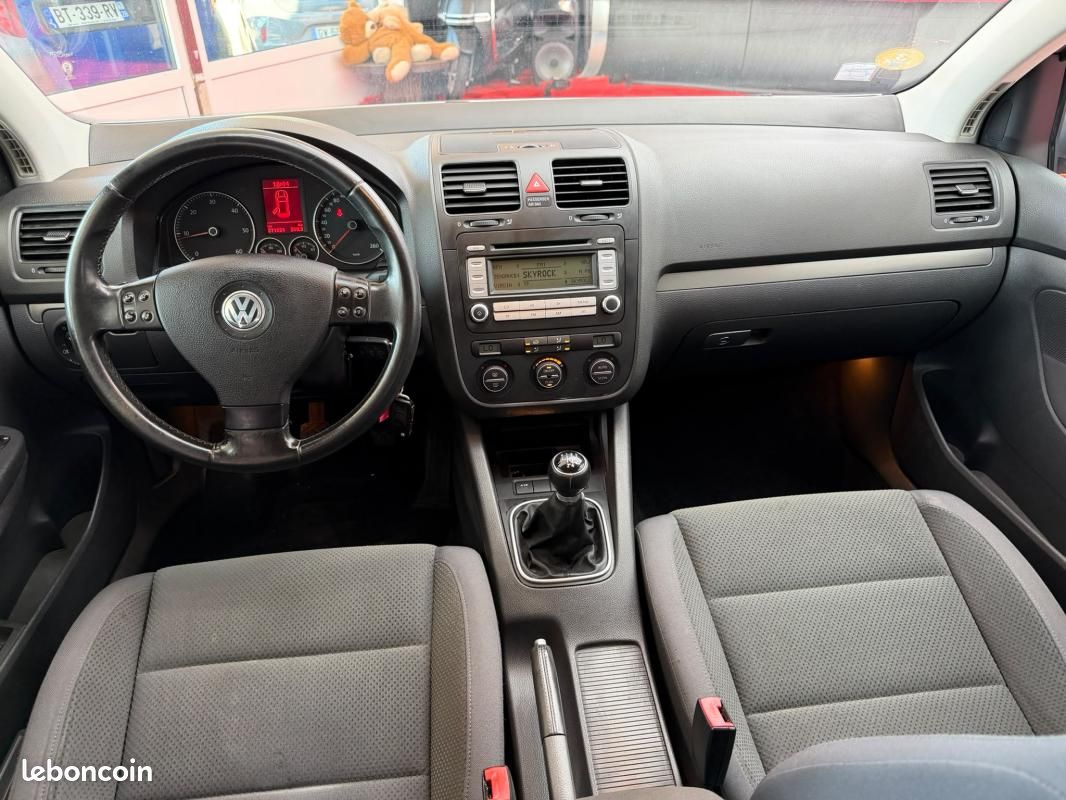 Volkswagen Golf V 1.9 TDi 105 CV (image 5)