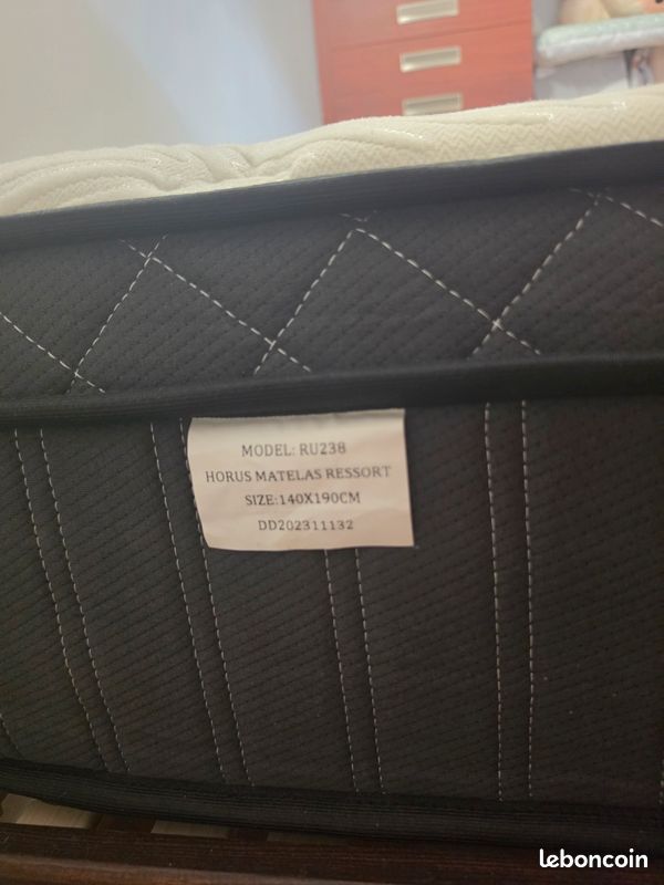 Matelas 140×190 à ressorts – très peu utilisé – excellent état (image 3)